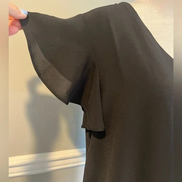 Women's Black Short Sleeve Dressy Top - MINT condition! Size M - Picture 3 of 8